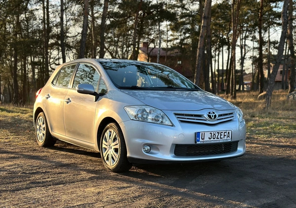 Toyota Auris cena 25800 przebieg: 160000, rok produkcji 2010 z Pakość małe 301